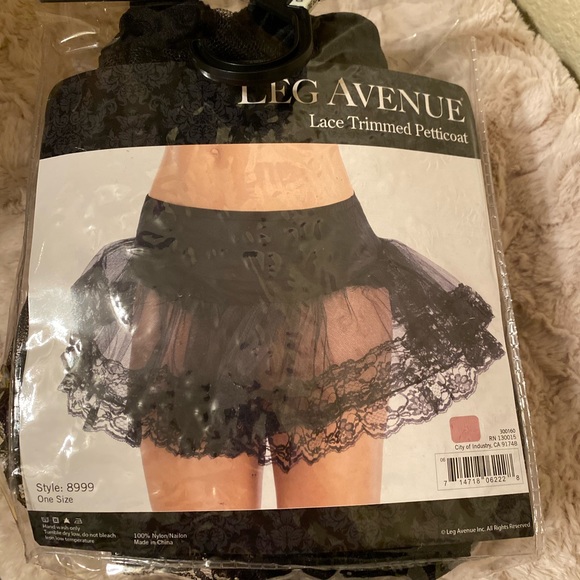 Costumes - Picture 7 of 7